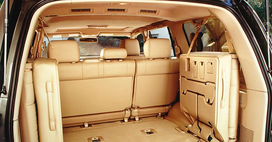  Lexus LX470 1998 года  (фото 37 из 44)